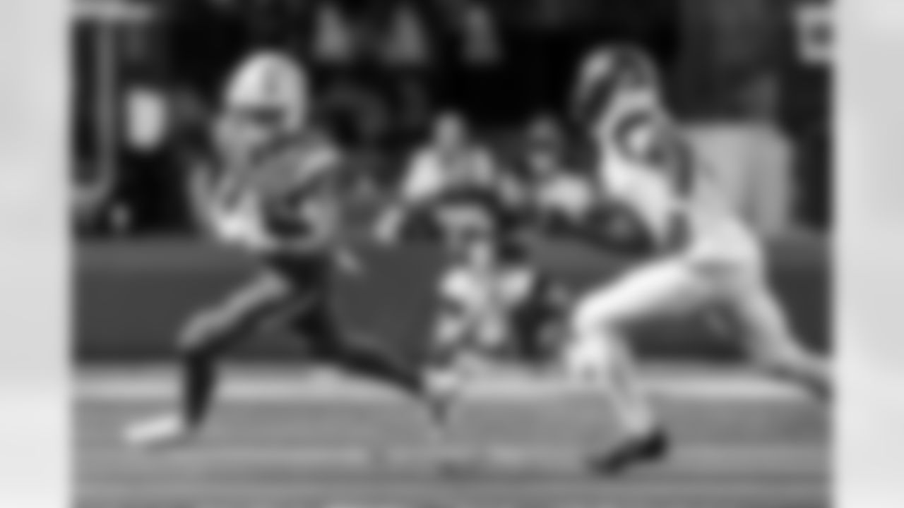 Check out the best shots from the Chargers Week 5 matchup against the Commanders!