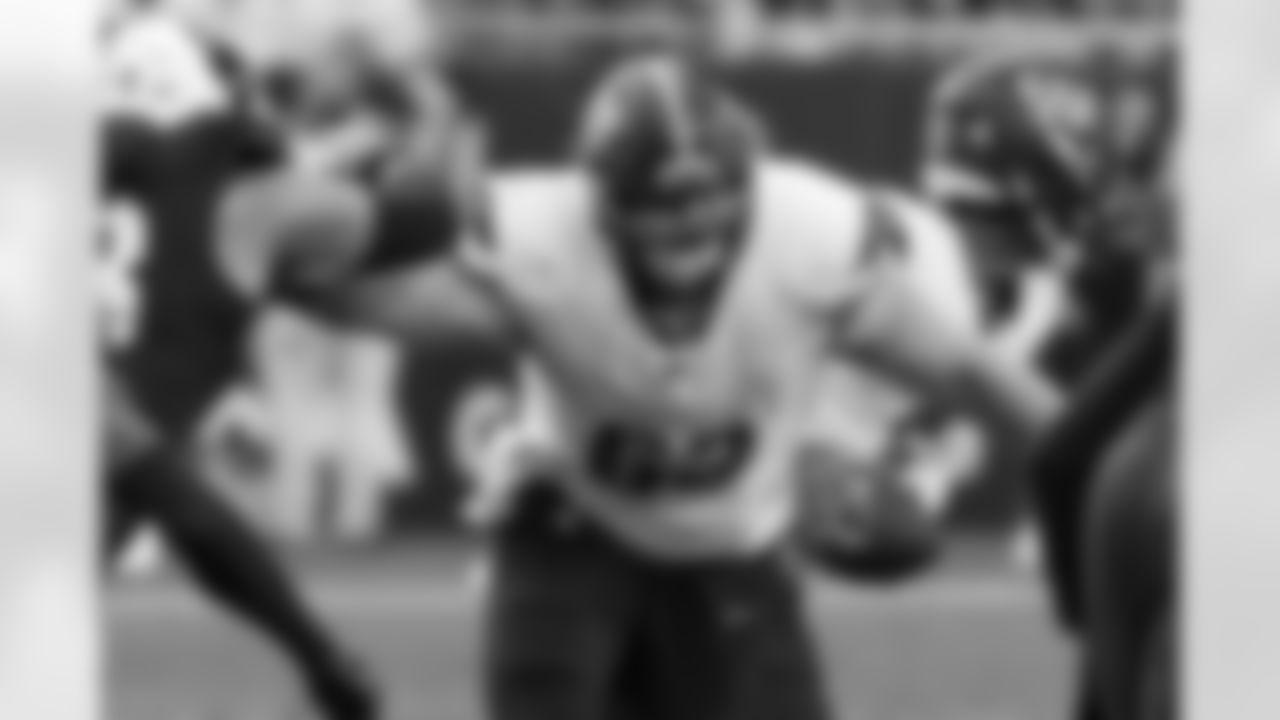 The Los Angeles Chargers signed center Tyler Biadasz.