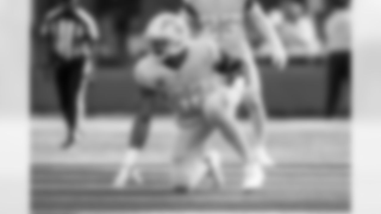 Take a look at the best photos of Chargers 2026 free agent Khalil Mack