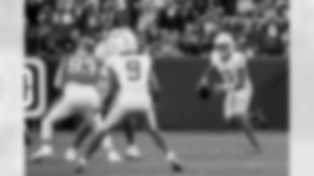 Check out the best shots from the Chargers Week 18 matchup against the Broncos!