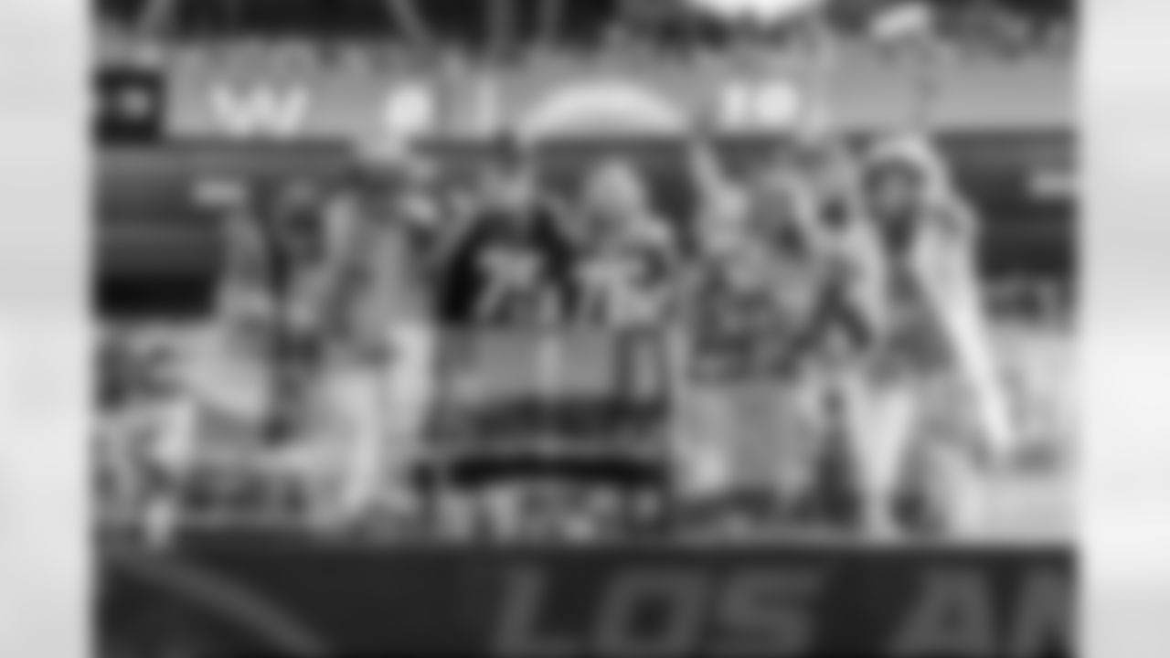 The Los Angeles Chargers play the Washington Commanders on Sunday, October 5, 2025 at SoFi Stadium in Inglewood, CA.
[FINAL SCORE: WAS 27 - LAC 10]