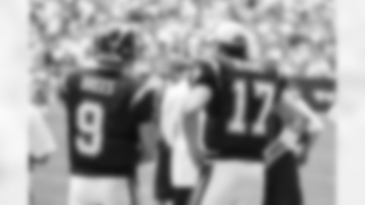 The San Diego Chargers play the Houston Texans on Sunday, September 12, 2004 at Reliant Stadium in Houston, Texas. 
[FINAL SCORE: SD 27 - HOU 20]