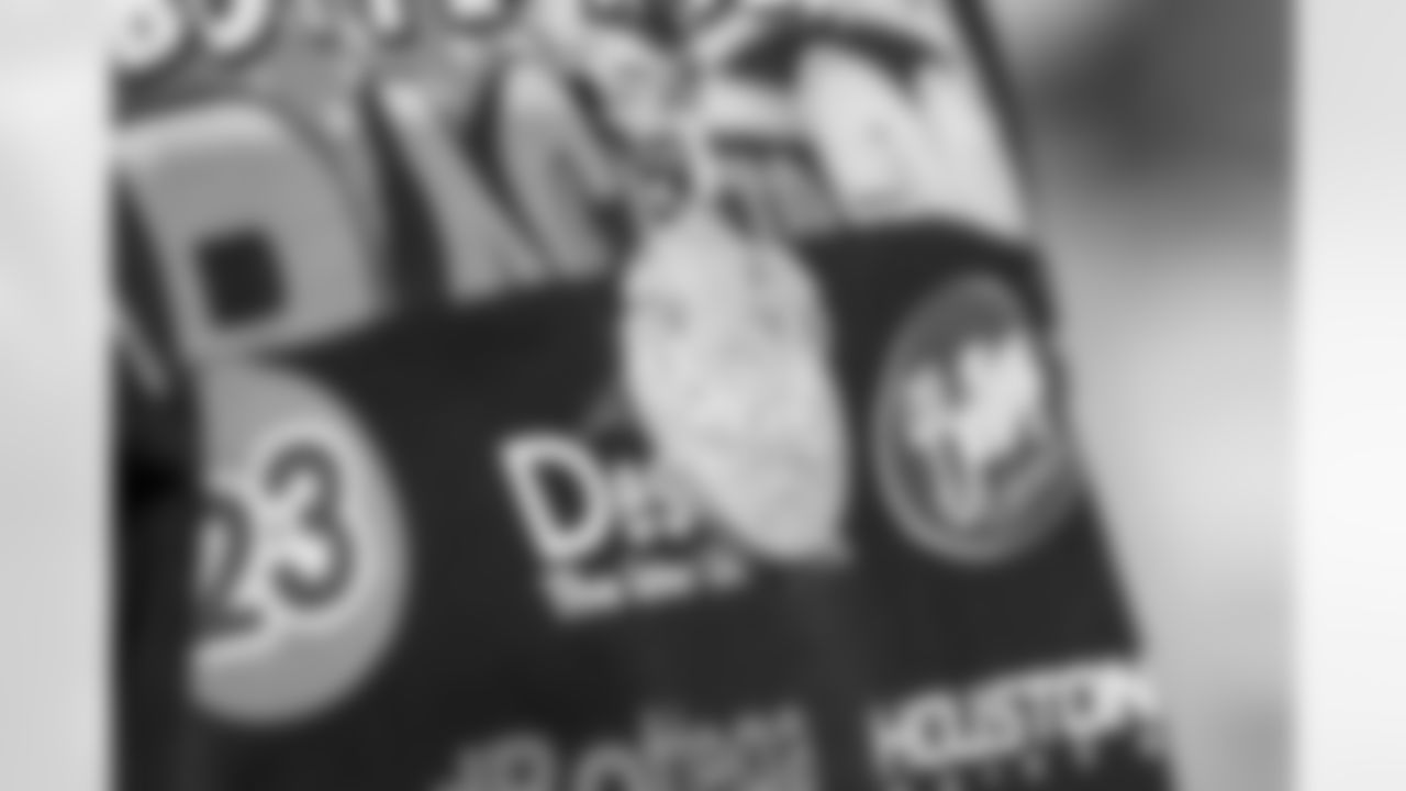 Take a look back at the best photos of the Chargers best arrival fits of the 2025 season.