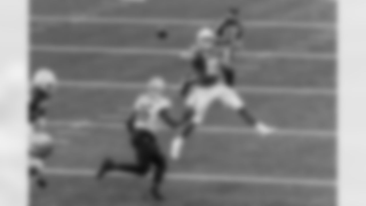 The Los Angeles Chargers play the New Orleans Saints on Sunday, October 27, 2024 at SoFi Stadium in Inglewood, CA.
[FINAL SCORE: LAC 26 - NO 8]