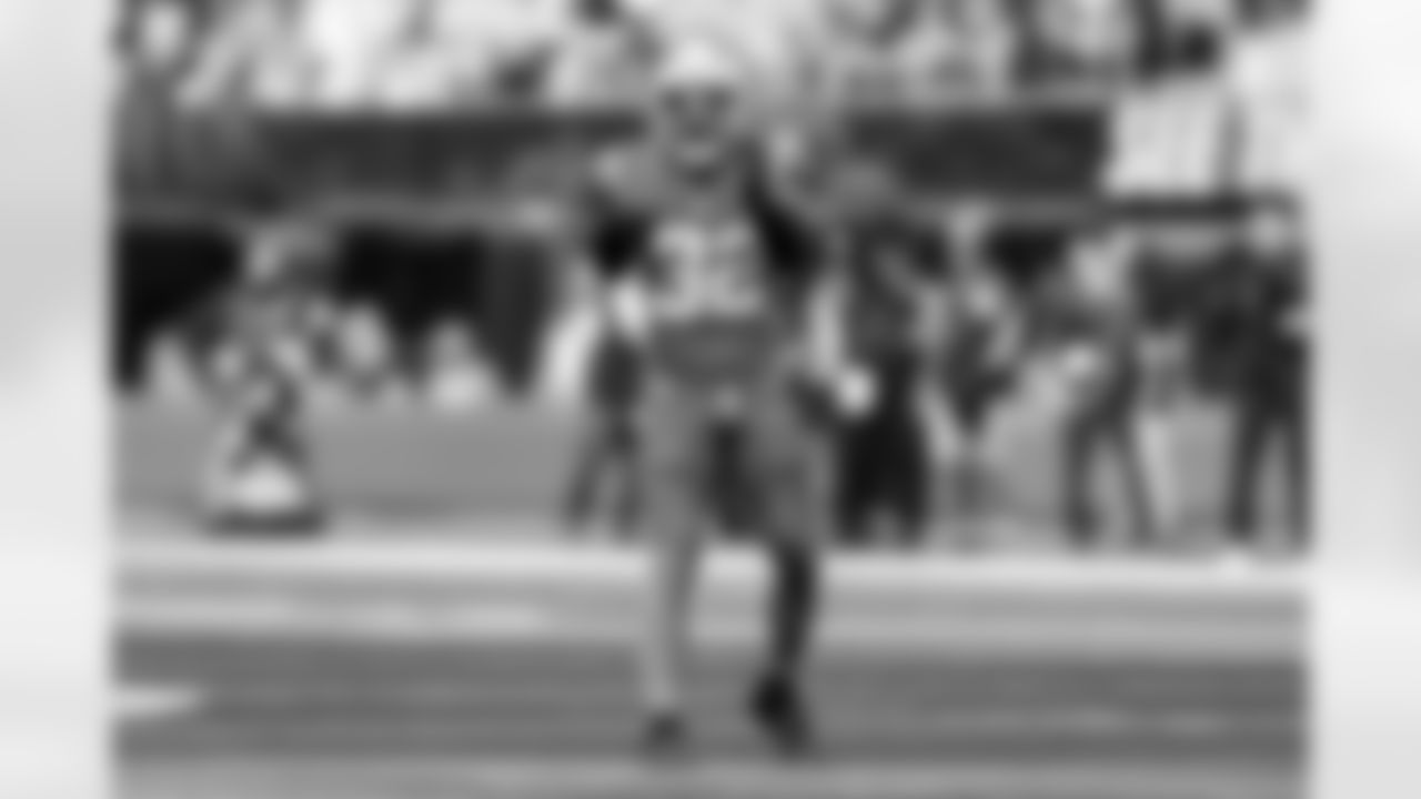 S Alohi Gilman (32)