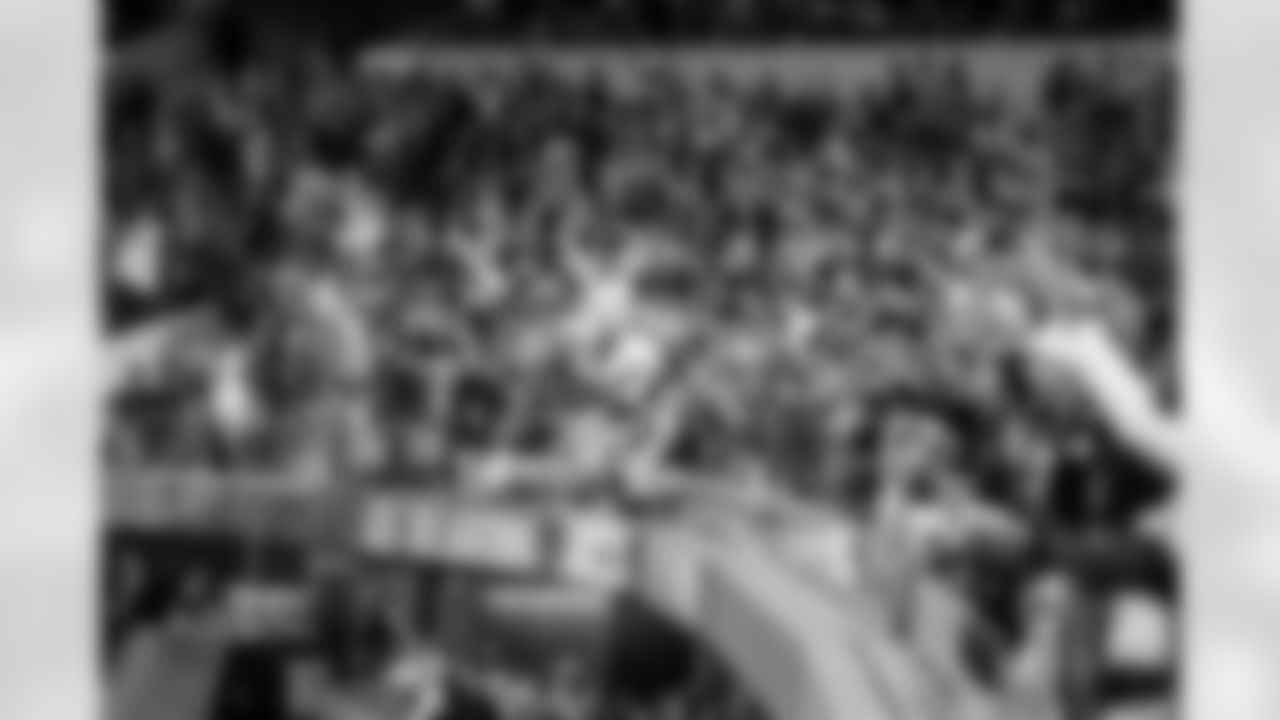 The Los Angeles Chargers play the Denver Broncos on Thursday, December 19, 2024 at SoFi Stadium in Inglewood, CA.
[FINAL SCORE: LAC 34 - DEN 27]