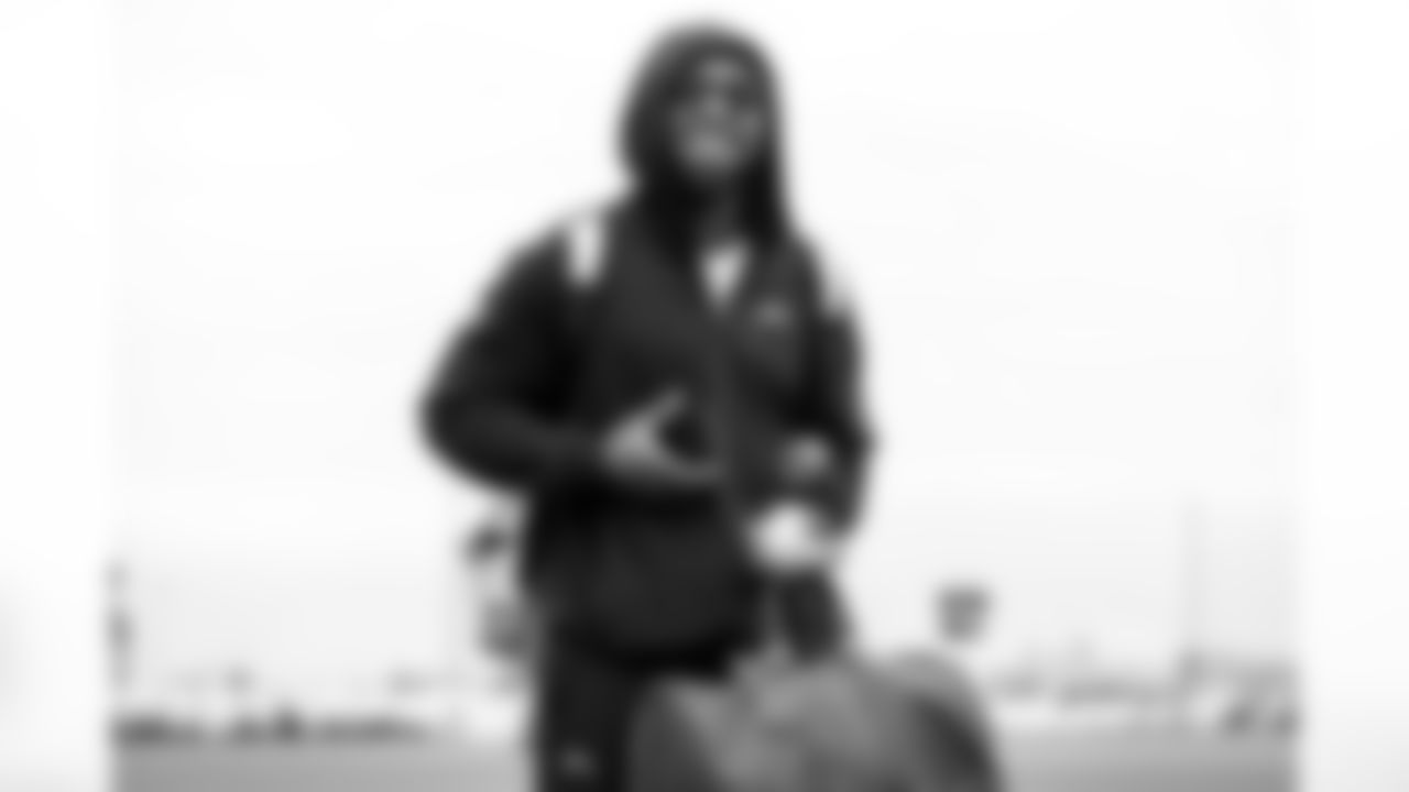 LB Emany Johnson (38)