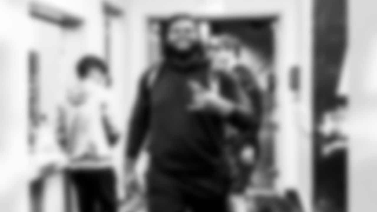 OL Jamaree Salyer (68)