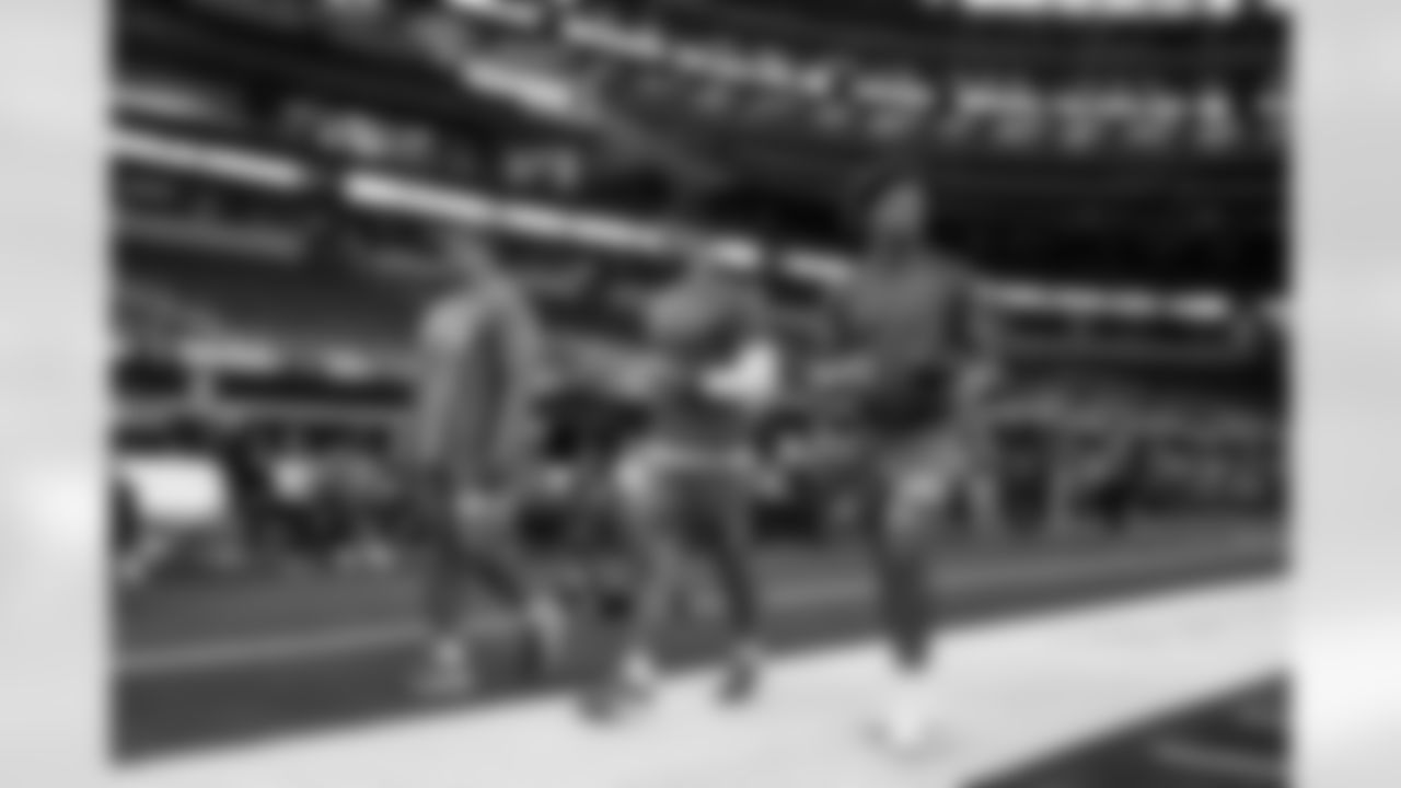 C/G Sam Mustipher (62), QB DJ Uiagalelei (7) and TE Oronde Gadsden (86)