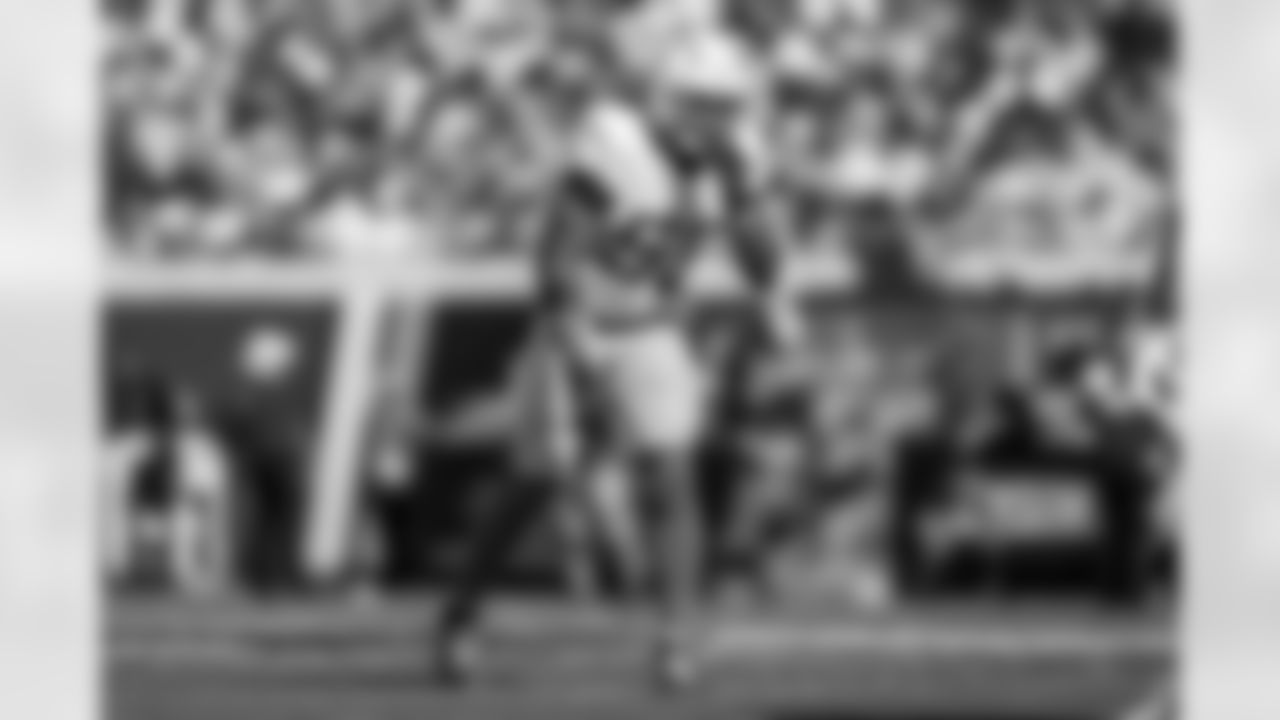 Take a look at the best photos of Chargers 2026 free agent Del'Shawn Phillips