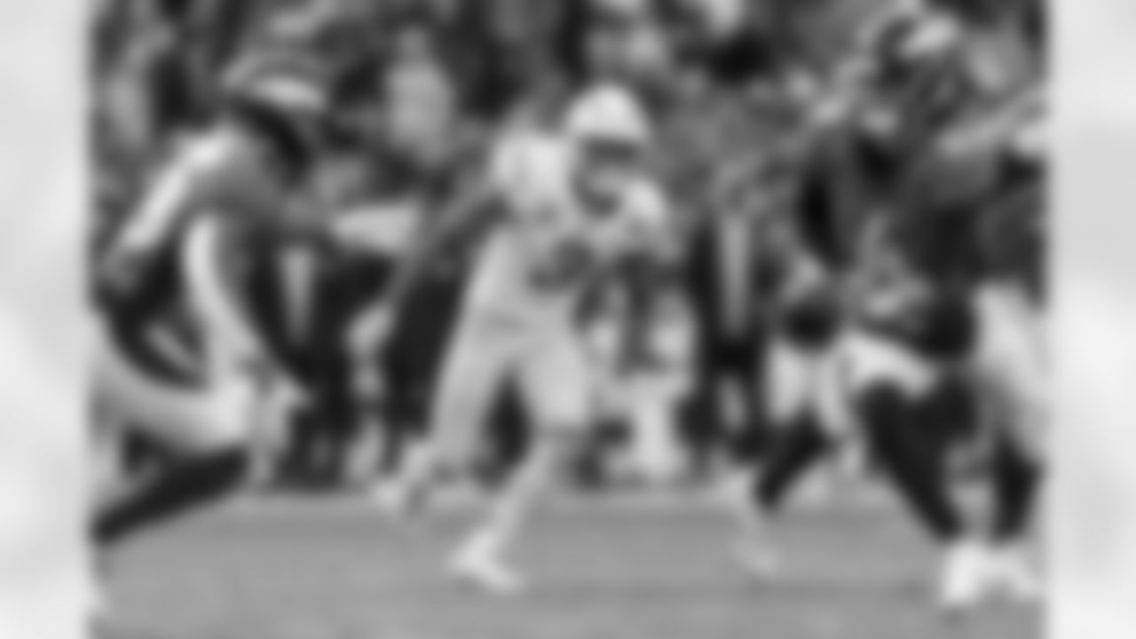 The Los Angeles Chargers play the Denver Broncos on Sunday, December 31, 2023 at Empower Field at Mile High in Denver, CO.
[FINAL SCORE: DEN 16 - LAC 9]