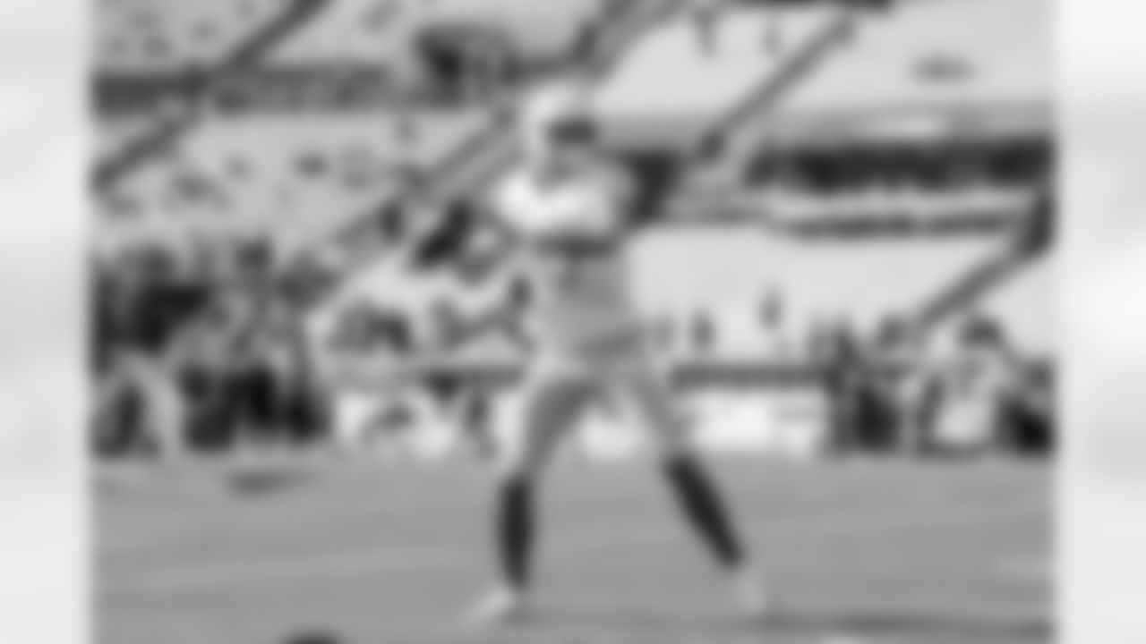 QB Justin Herbert (10)