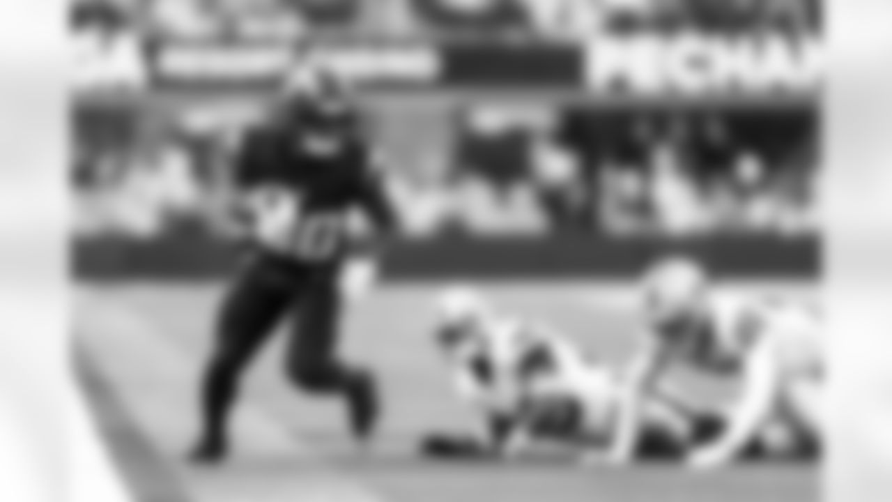 RB Kimani Vidal (30)