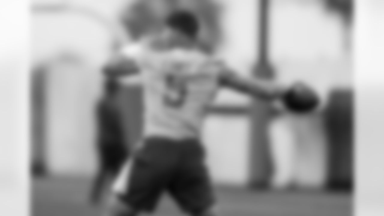 The Los Angeles Chargers play the Houston Texans on Wednesday, December 31, 2025 at SoFi Stadium in Inglewood, CA.
[FINAL SCORE: HOU 20 - LAC 16]