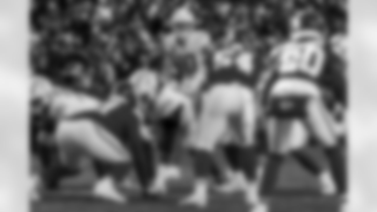 Check out the best shots from the Chargers Week 15 matchup against the Chiefs!