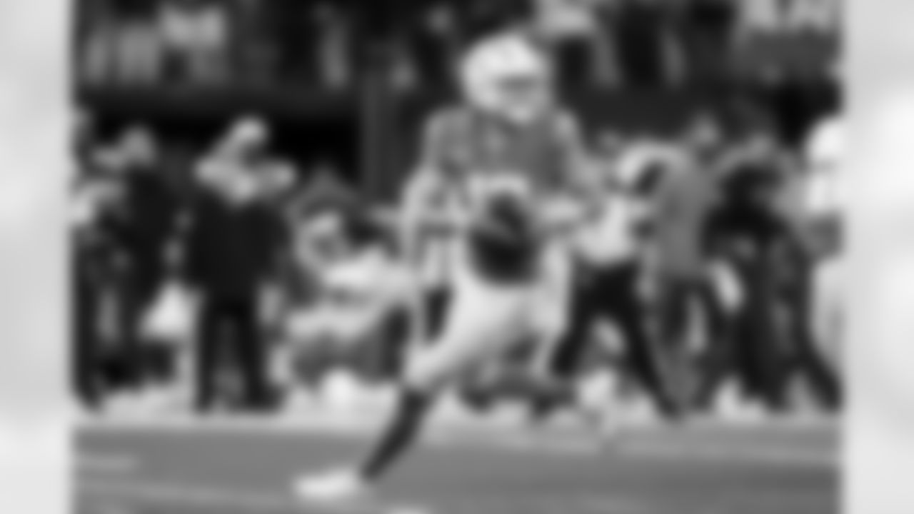 QB Justin Herbert (10)