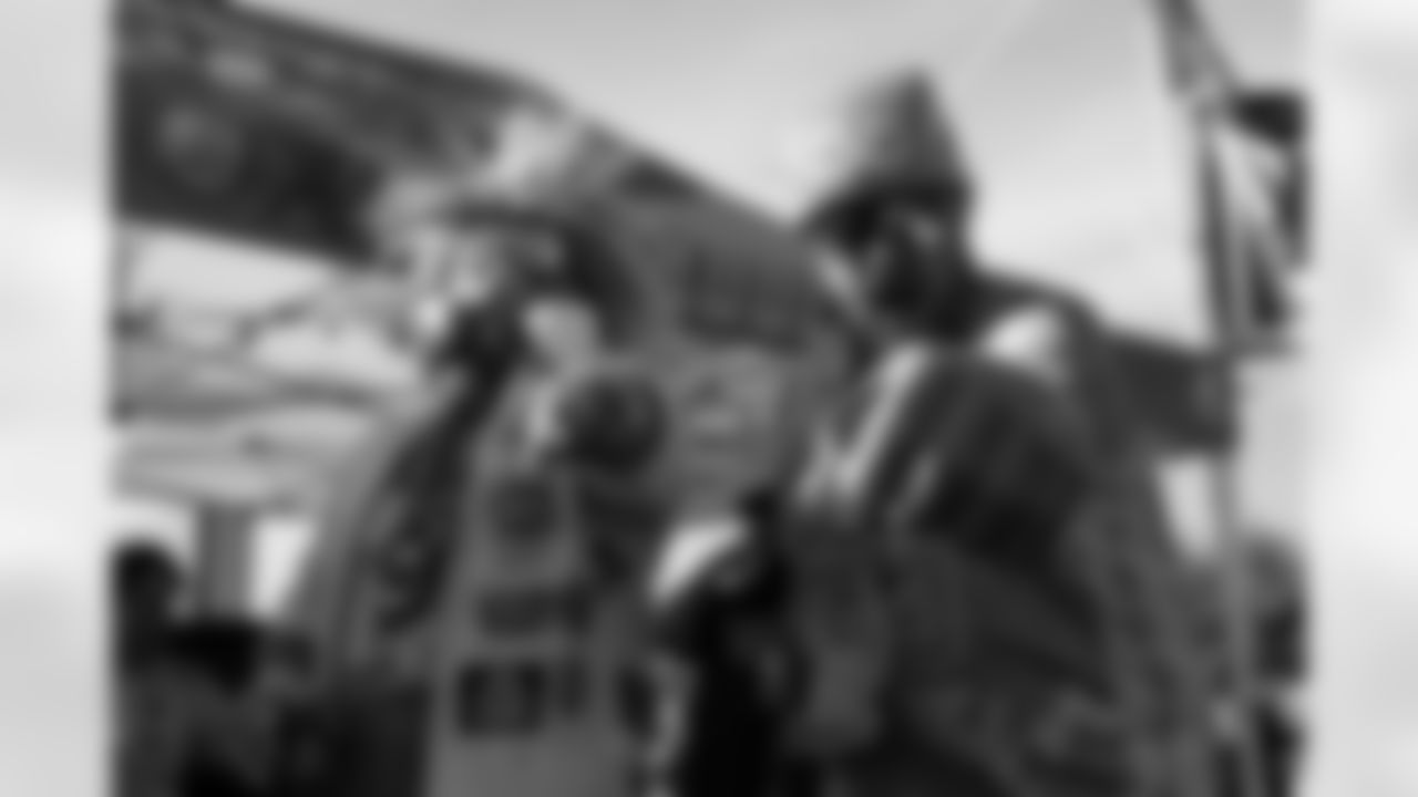 The Los Angeles Chargers play the Denver Broncos on Thursday, December 19, 2024 at SoFi Stadium in Inglewood, CA.
[FINAL SCORE: LAC 34 - DEN 27]