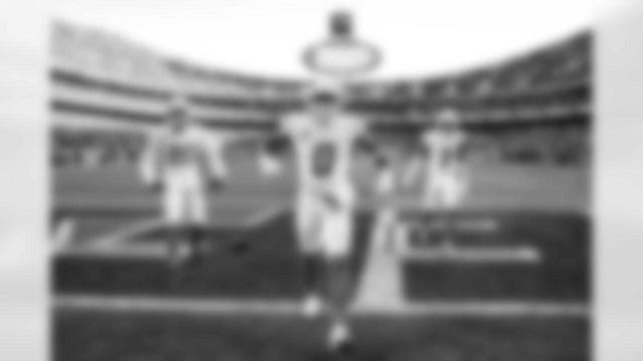 CB Cam Hart (20), LB Daiyan Henley (0) and S Derwin James Jr. (3)