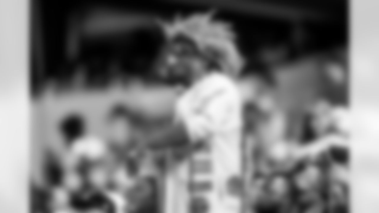 The Los Angeles Chargers play the Washington Commanders on Sunday, October 5, 2025 at SoFi Stadium in Inglewood, CA.
[FINAL SCORE: WAS 27 - LAC 10]