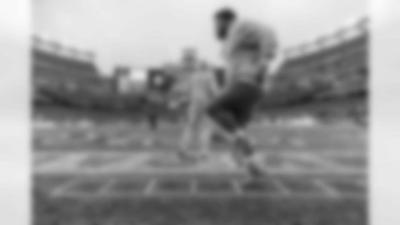 The Los Angeles Chargers play the New England Patriots on Sunday, December 3, 2023 at Gillette Stadium in Foxborough, MA.
[FINAL SCORE: LAC 6 - NE 0]