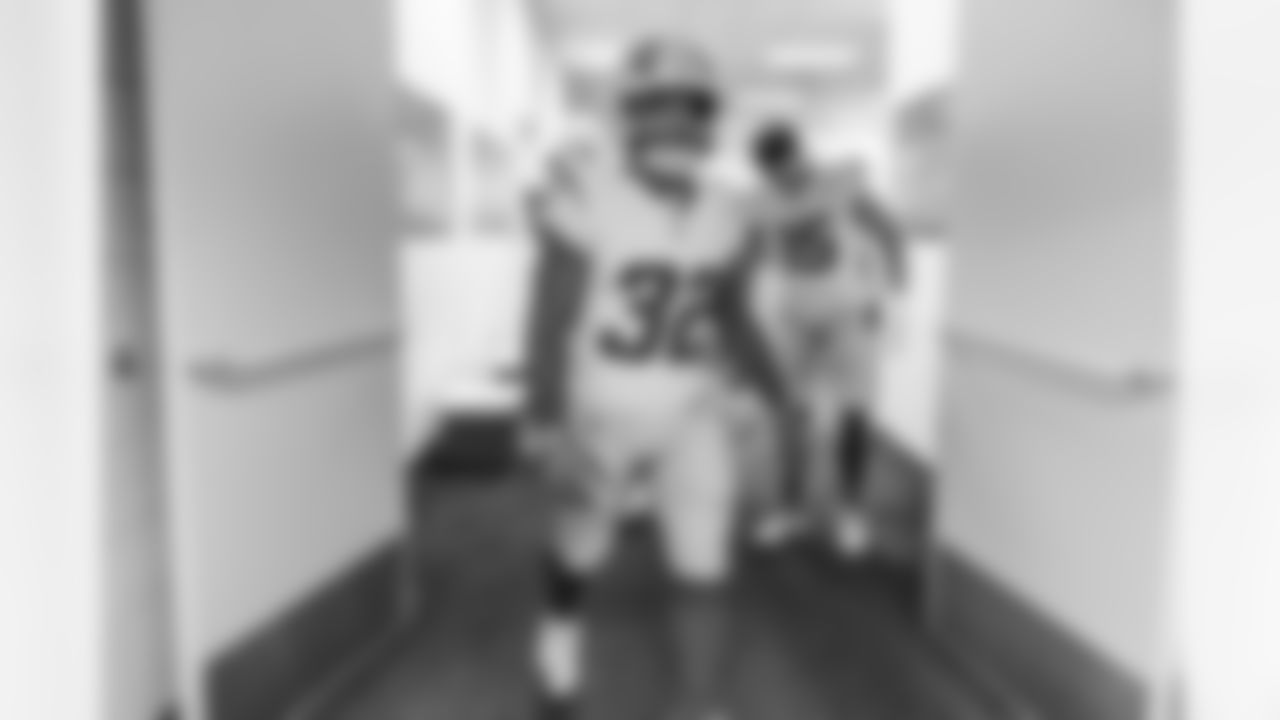 Check out the best shots from the Chargers Week 18 matchup against the Broncos!