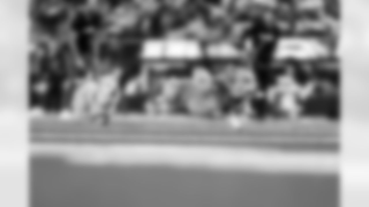 2025 Corgi Cup at Chargers vs. Texans Week 17 Matchup