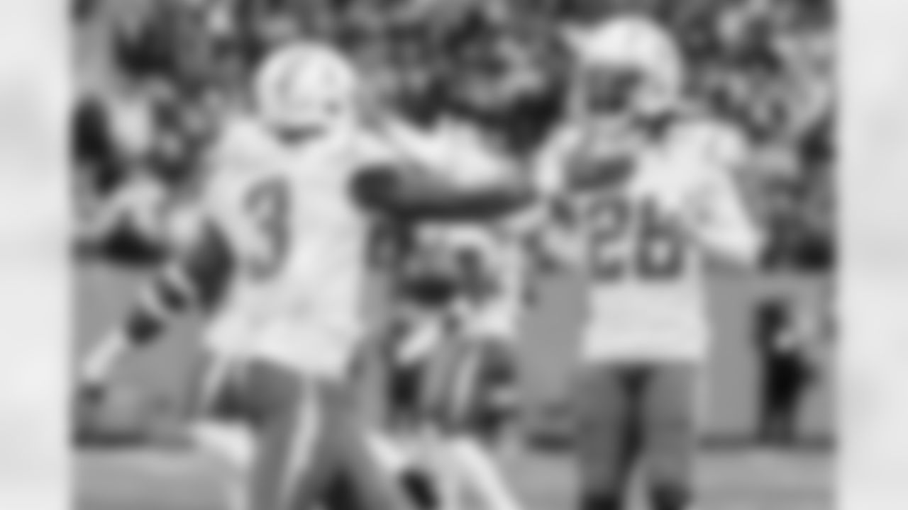 S Derwin James Jr. (3) and CB Donte Jackson (26)