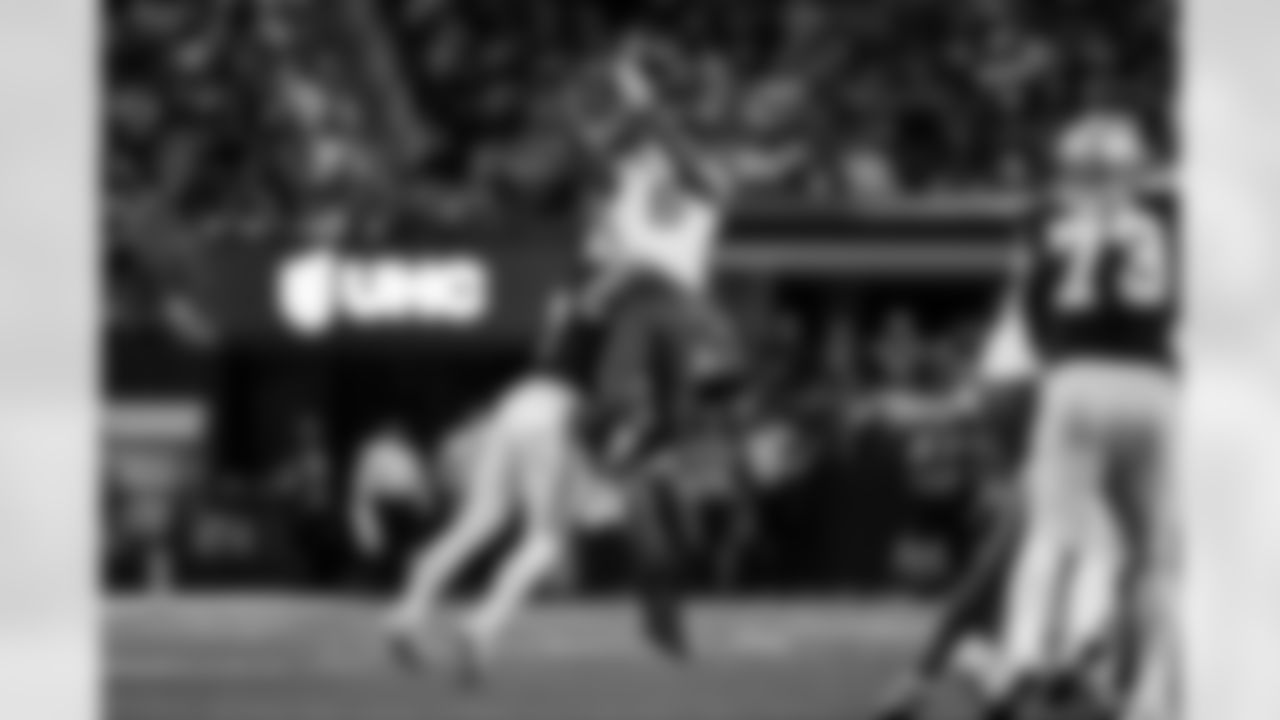 Take a look at the best photos of Chargers 2026 free agent Denzel Perryman