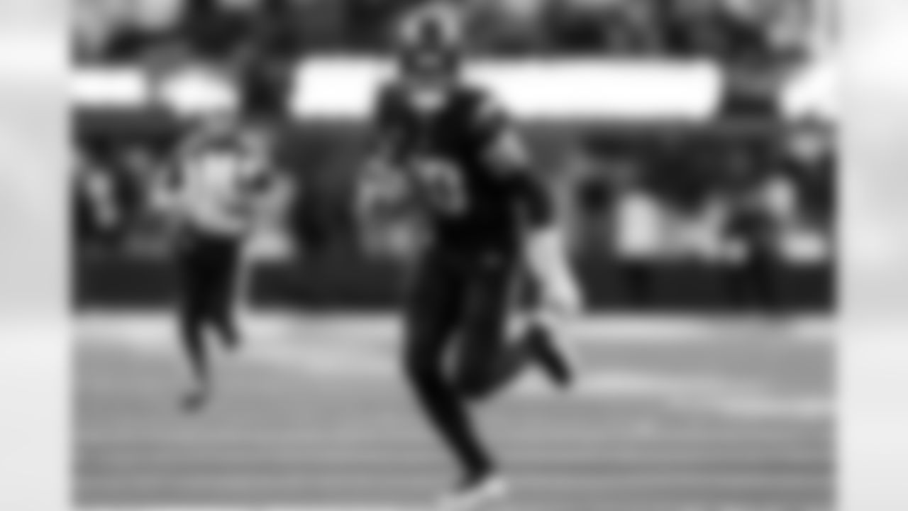 QB Justin Herbert (10)