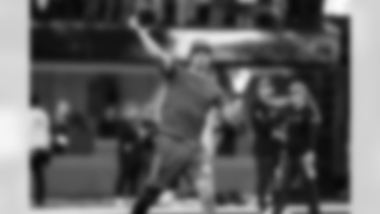 QB Justin Herbert (10)