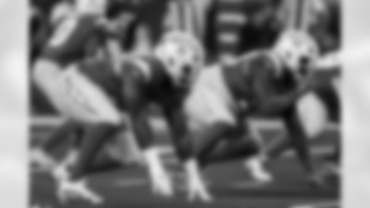 Take a look at the best photos of Chargers 2026 free agent Da'Shawn Hand