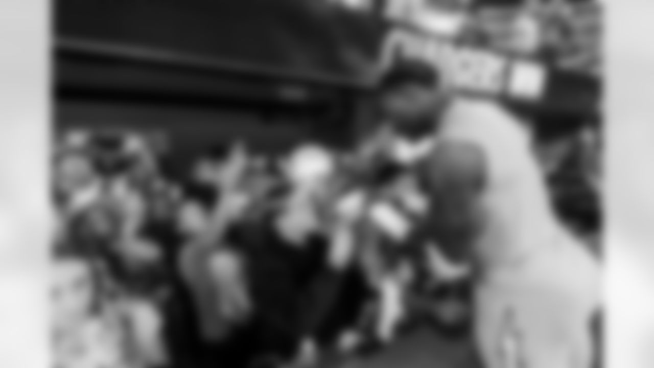 Check out the best shots from the Chargers Week 10 matchup against the Steelers!