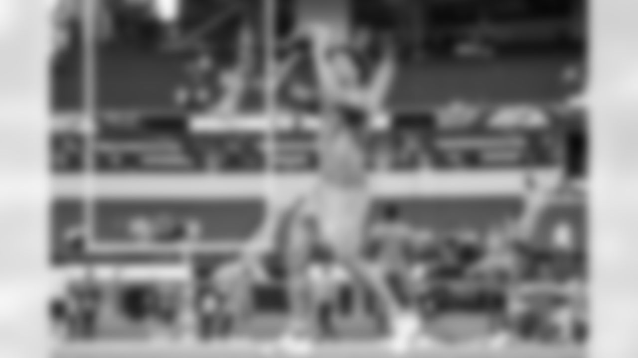 TE Oronde Gadsden (86)