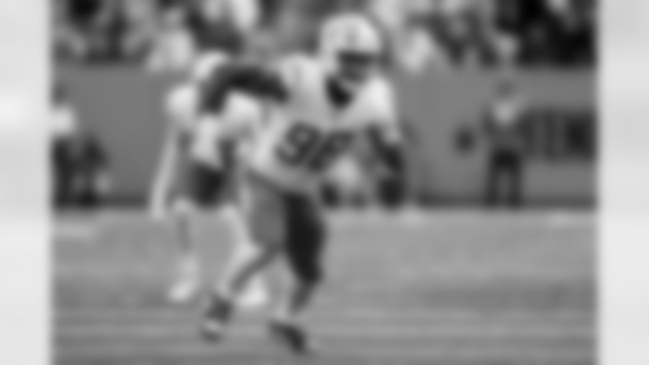 Take a look at the best photos of Chargers 2026 free agent Odafe Oweh