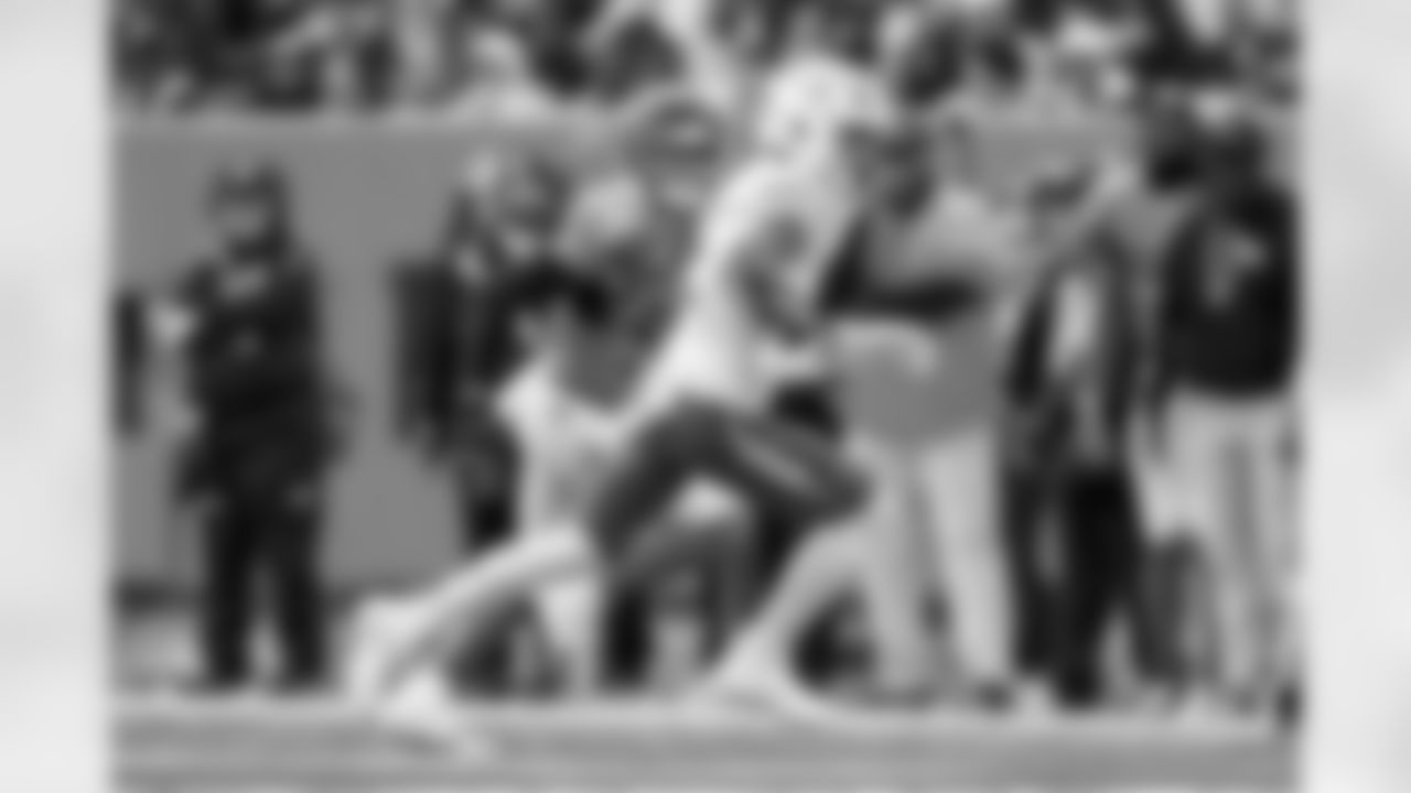 Check out the best shots from the Chargers Week 9 matchup against the Titans!