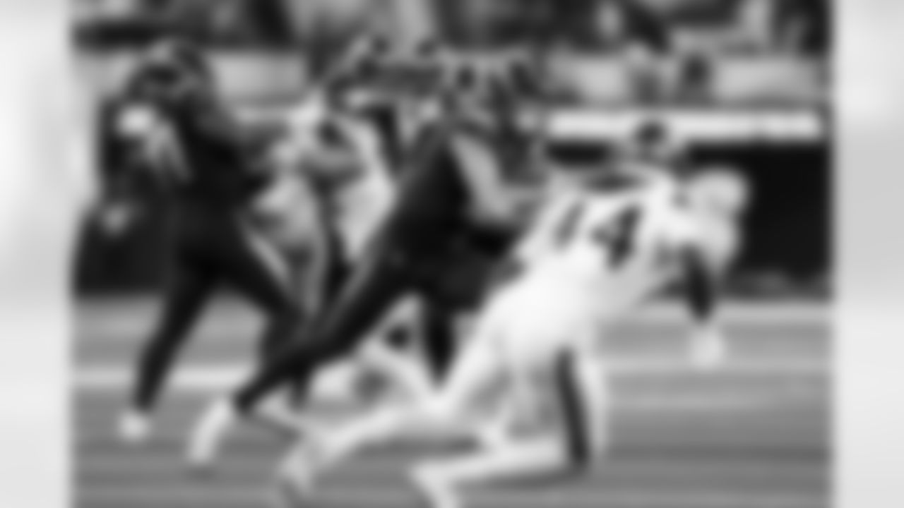QB Justin Herbert (10)
