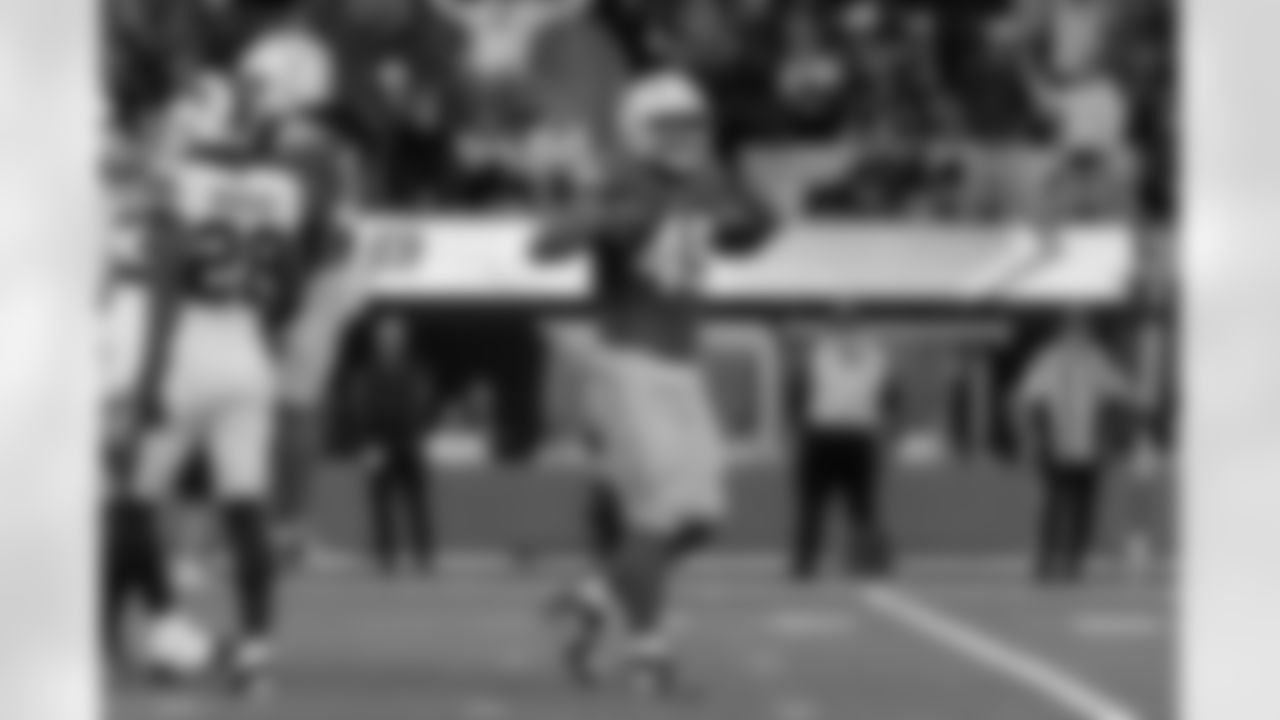 The Los Angeles Chargers play the Buffalo Bills on Sunday, December 23, 2023 at SoFi Stadium in Inglewood, CA.
[FINAL SCORE: BUF 24 - LAC 22]