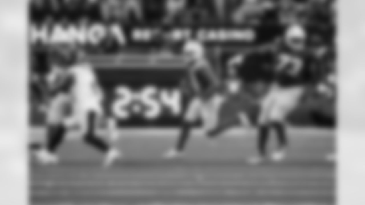 Check out the best shots from the Chargers Week 10 matchup against the Steelers!