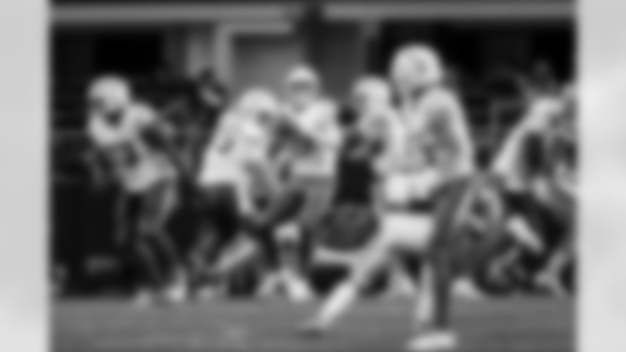 QB Justin Herbert (10)