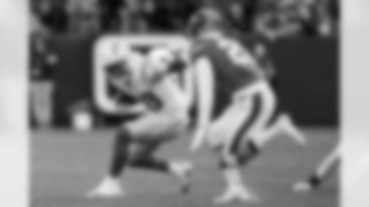 Check out the best shots from the Chargers Week 18 matchup against the Broncos!