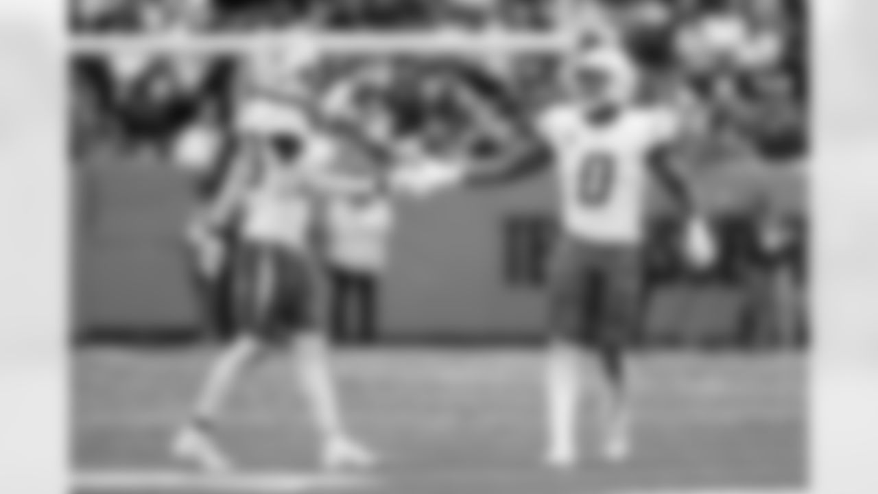 Check out the best shots from the Chargers Week 9 matchup against the Titans!