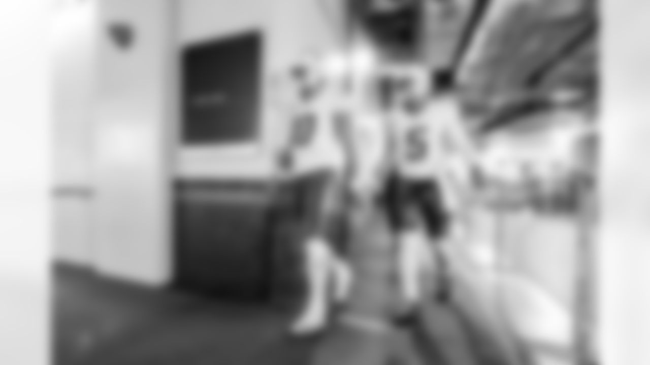 Check out the best shots from the Chargers Week 9 matchup against the Titans!