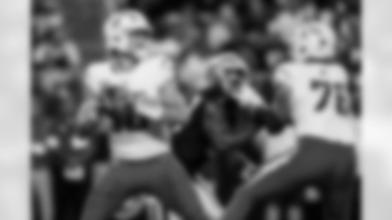 Take a look back at the best photos of Justin Herbert's 2025 campaign.