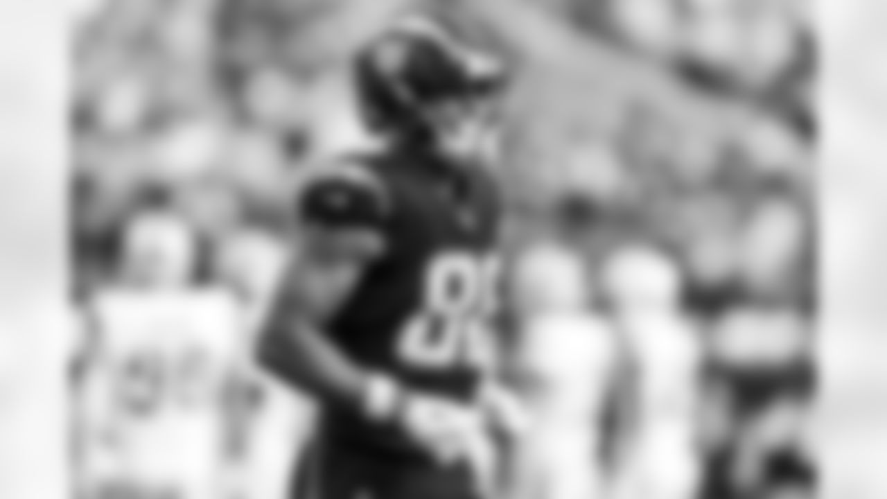 TE Oronde Gadsden (86)