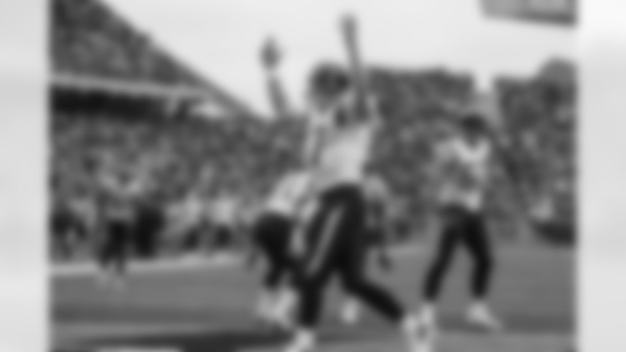 The San Diego Chargers play the Cincinnati Bengals on Sunday, November 12, 2006 at Paul Brown Stadium in Cincinnati, Ohio. 
[FINAL SCORE: SD 49 - CIN 41]