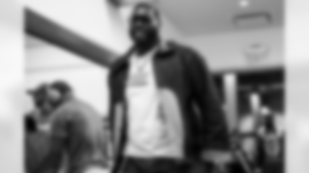 G Mekhi Becton (73)