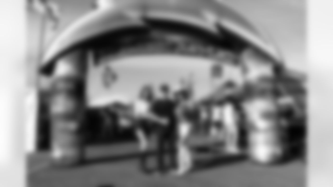 The Los Angeles Chargers play the Denver Broncos on Thursday, December 19, 2024 at SoFi Stadium in Inglewood, CA.
[FINAL SCORE: LAC 34 - DEN 27]