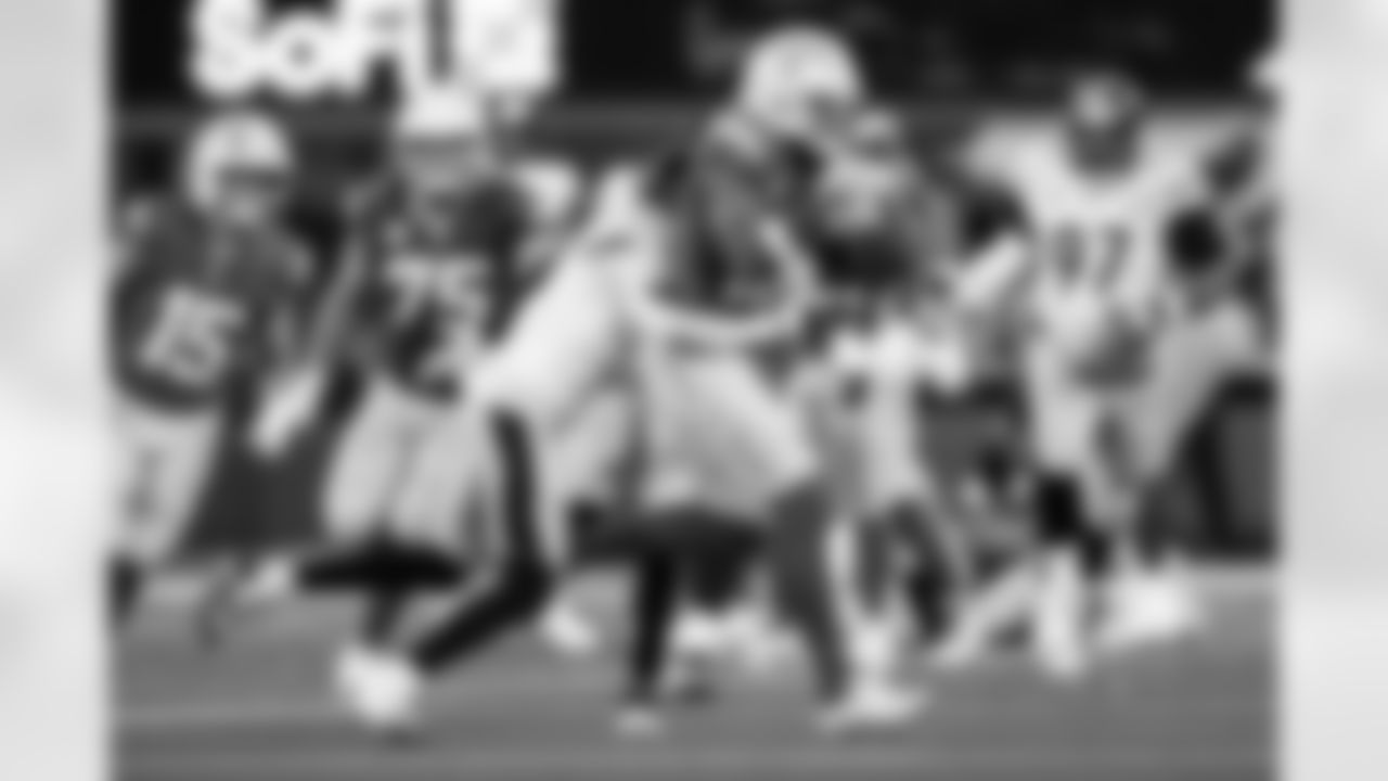 Check out the best shots from the Chargers Week 10 matchup against the Steelers!