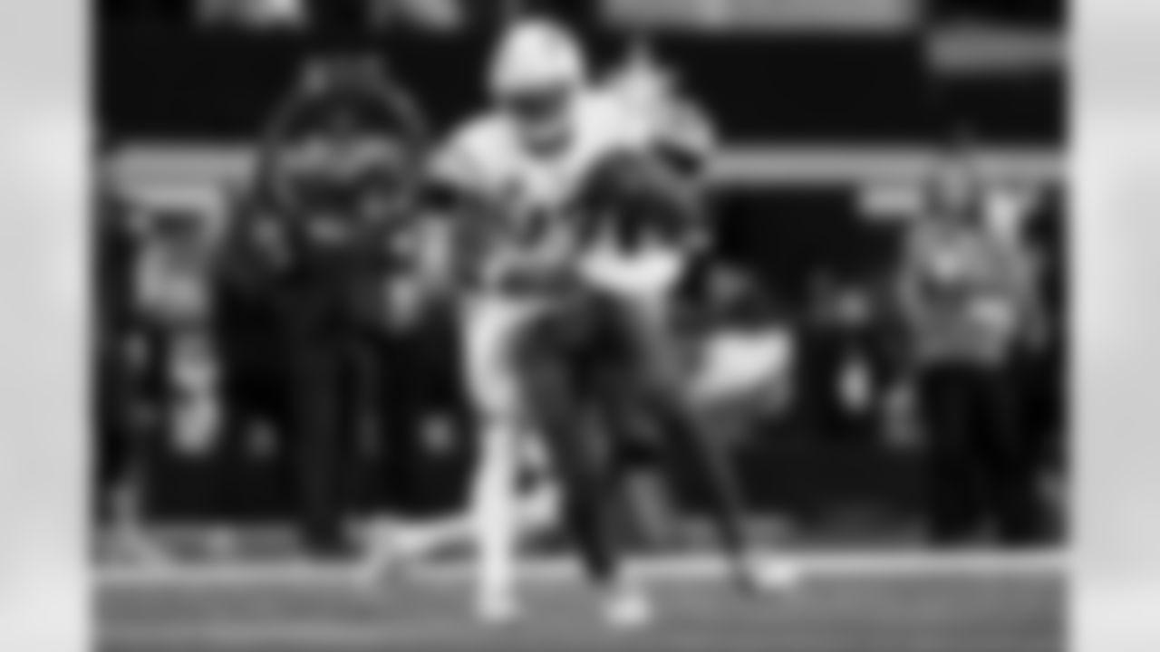 Check out the best shots from the Chargers Week 16 matchup against the Cowboys!