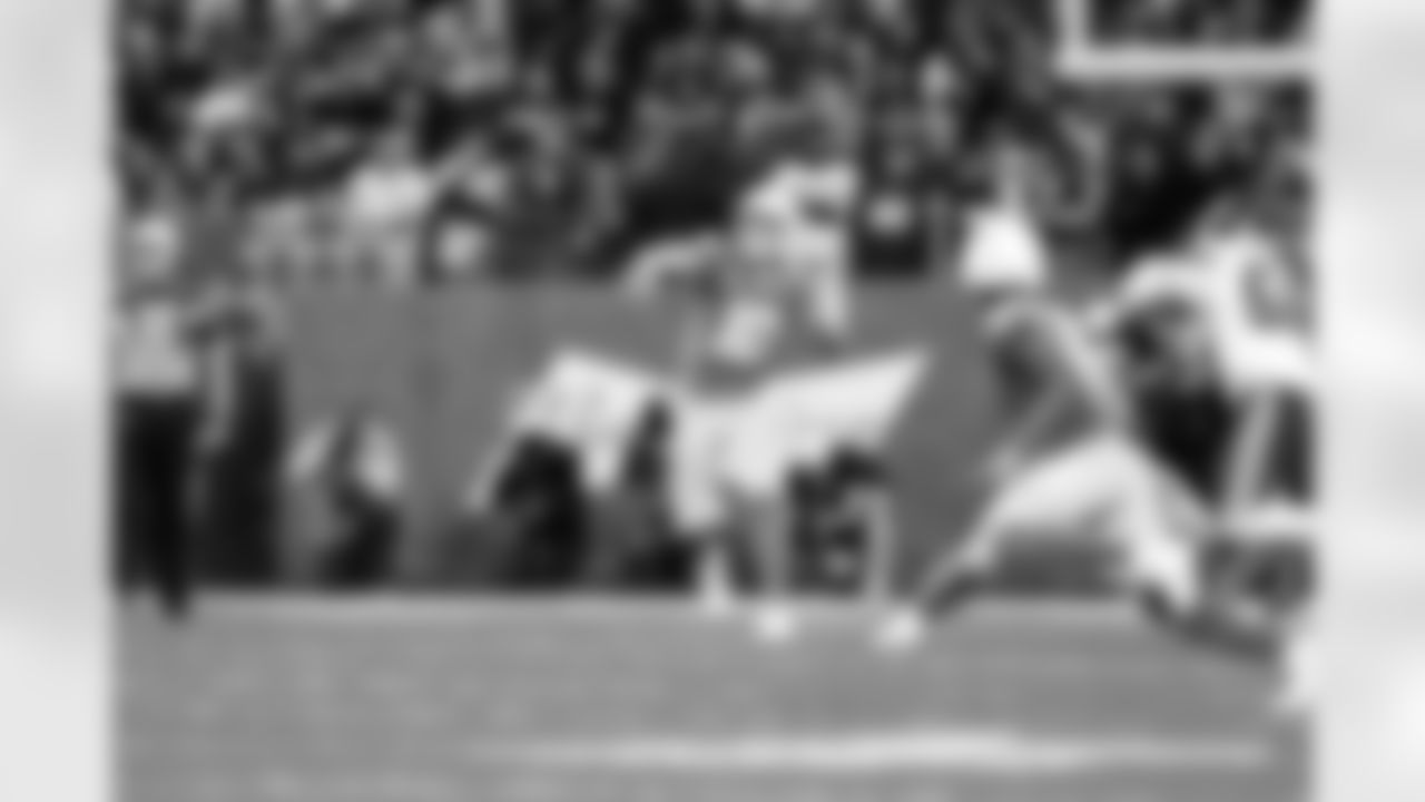 QB Justin Herbert (10)